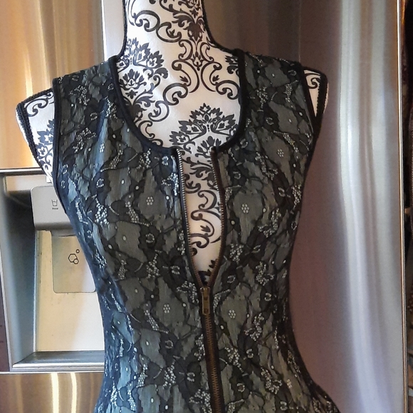 Dress - Picture 2 of 4